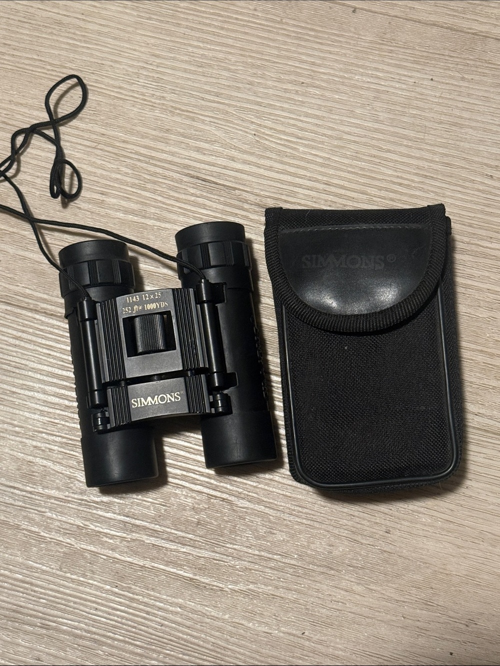 Simmons Model 1143 12x25 compact Binoculars